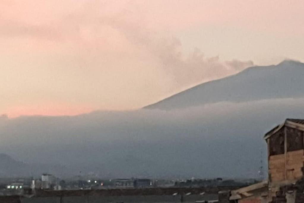 Stairway To Etna 1 Apartment Катания Екстериор снимка